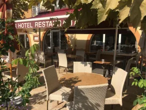 Hôtel-Restaurant le Commerce - Restaurang
