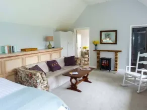 Standard Hill Cottage - Interior