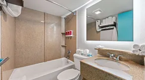 SureStay Studio by Best Western Virginia Beach Oceanfront - Badeværelse