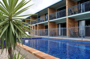 Tannum On The Beach Motel - Pool