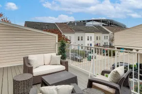 1 Mi to Dtwn Cincinnati: Spacious Townhome w/ Deck - Innvendig