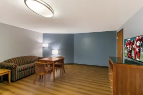 HomeTowne Studios by Red Roof Denver - Lancaster County - Rum