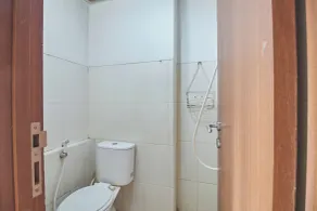 Apartment Green Lake View Ciputat by Celebrity Room - Bathroom