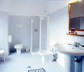 Hotel Pavone - Badezimmer