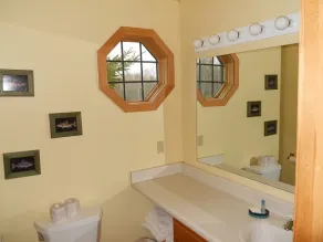 Drummond Island Resort - Bathroom