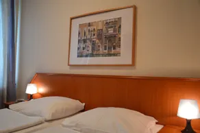 Hotel Mercedes/Centrum - Room