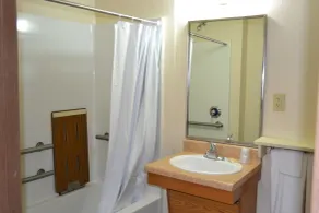 WoodSpring Suites San Antonio Fort Sam - Bathroom