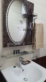 Royal Suites Muscat - Bathroom
