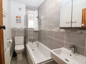 Bron Aber - Bathroom