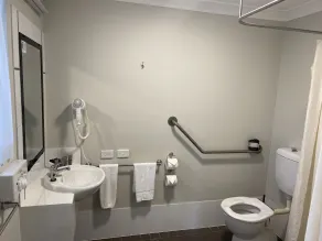 Maitland City Motel - Bathroom