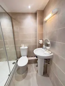 Spacious Comfortable 2 Bed Apartments in Oxford, Free Parking, OX2 Easy Access to City Centre & Hospitals - Badeværelse
