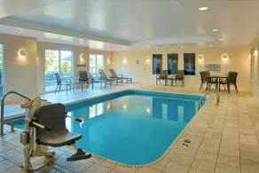 Fairfield Inn & Suites Cleveland Avon - Pool