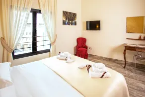NeapolitanTrips Hotel - Room