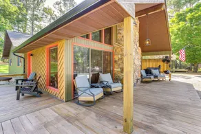 Steps to White River: Cabin Retreat w/ Dock Access - Innvendig