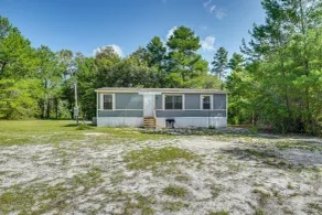Crescent City Home w/ Charcoal Grill: Near 3 Lakes - Interiör