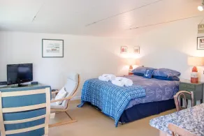 Shallow End, Orford - Room