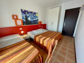 Apartment For 5 - Ac - Terrace - Swimming Pool - Rum