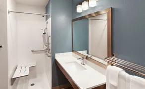 WoodSpring Suites Waco South - Badezimmer