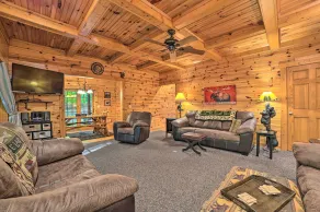Dog-friendly Gaylord Retreat < 8 Mi to Town! - Innvendig