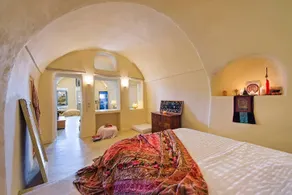 Real Santorini Cave House far From the Crowds - Room