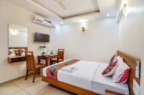Fabhotel Green Park Residency - Room
