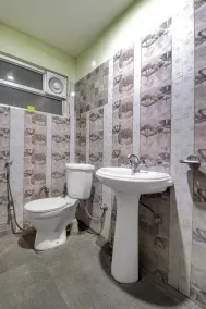 HOTEL DWARKADHEESH - Salle de bain