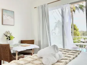 Mollymook Ocean View Motel - Welcoming Guests 18 Years and Older - Room