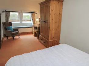 The Stables - Rom