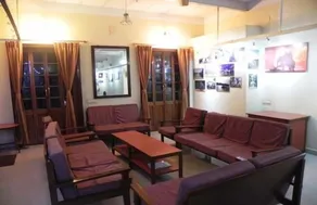 Sunflower Guesthouse - Lobby sitting area