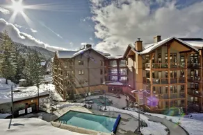 Evolution Whistler, by Lodging Ovations - Piscine