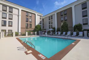 Holiday Inn Express Burlington by IHG - Piscine