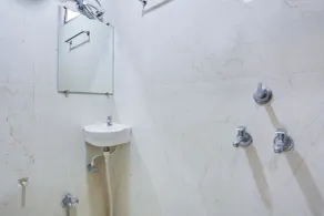 Collection O Mall Road Gwalior - Salle de bain
