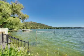 Waterfront Deck w/ Fire Pit: Lake Spokane Gem! - Interiør