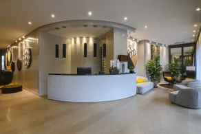 Welcome Hotel - Reception