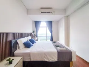 Simple 1Br Near Mall At Grand Sungkono Lagoon Apartment - Værelse
