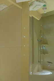 Four Seasons Hotel & Leisure Club - Baño