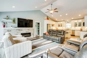 4 Mi to Dtwn: Ohio River Valley Home w/ Deck! - Interiør