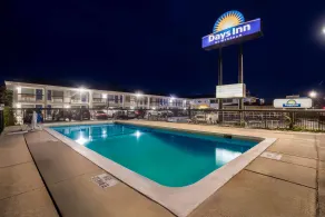 Days Inn by Wyndham Jacksonville NC - Piscine