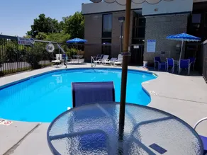 Days Inn by Wyndham Easley West Of Greenville/Clemson Area - Piscine