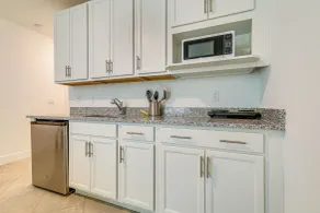 Beach-hop & Golf! Port St Lucie Apt w/ Shared Yard - Interiør
