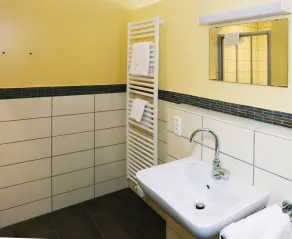 Apartments Golfpark Schlossgut Sickendorf - Bagno