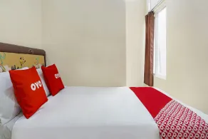 OYO Life 90786 De Campus Homestay Syariah - Room