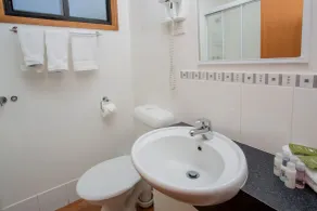 BIG4 Shepparton Park Lane Holiday Park - Baño