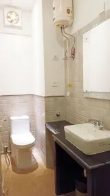 Hotel Samudra Puri - Bathroom