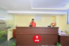 OYO 9653 Ample Premium Suites - Reception