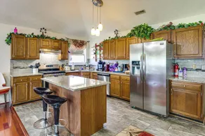 Gloucester Retreat w/ Backyard Oasis & Pier! - Innenbereich