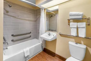 Red Lion Inn & Suites Blue Springs - Salle de bain