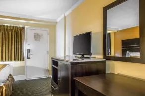 The Boards AC - Room
