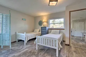Bayfront Panama City Studio Near Tyndall Afb! - Zimmer