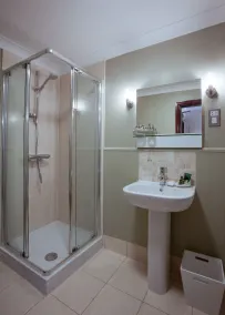 The Red Lion Hawkshaw - Bathroom